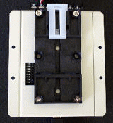 オプションのDRA-1を裏面に取付